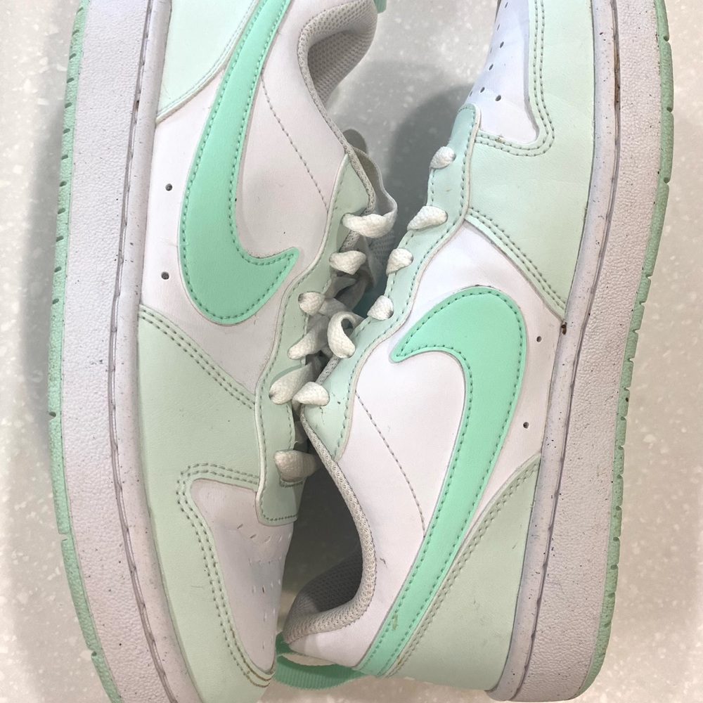 Nike Kids Sneakers in White and Mint Green